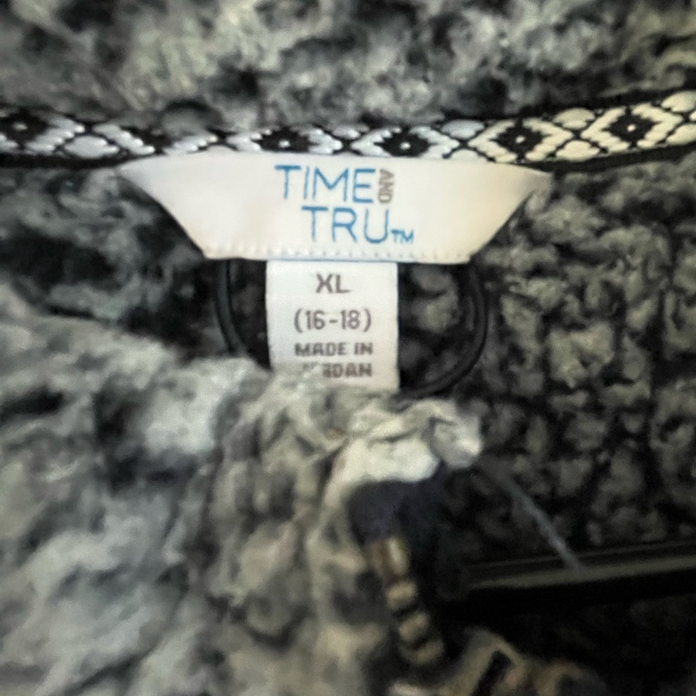 Time and Tru Quarter Zip Sherpa Two Tone Size XL (16-18) EUC - Picture 3 of 4